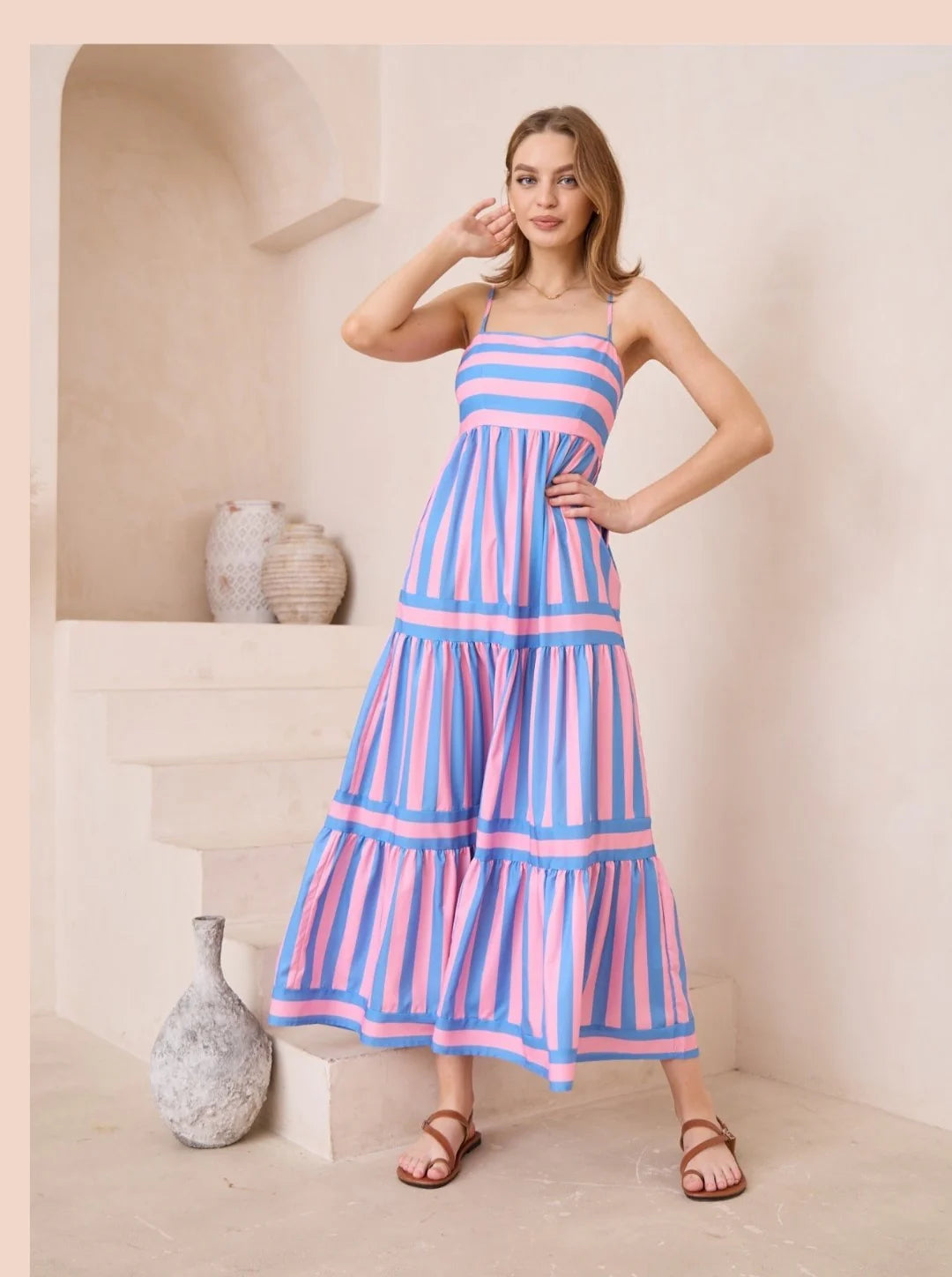 Élise – Robe Dos Nu Élegante à Rayures Légères
